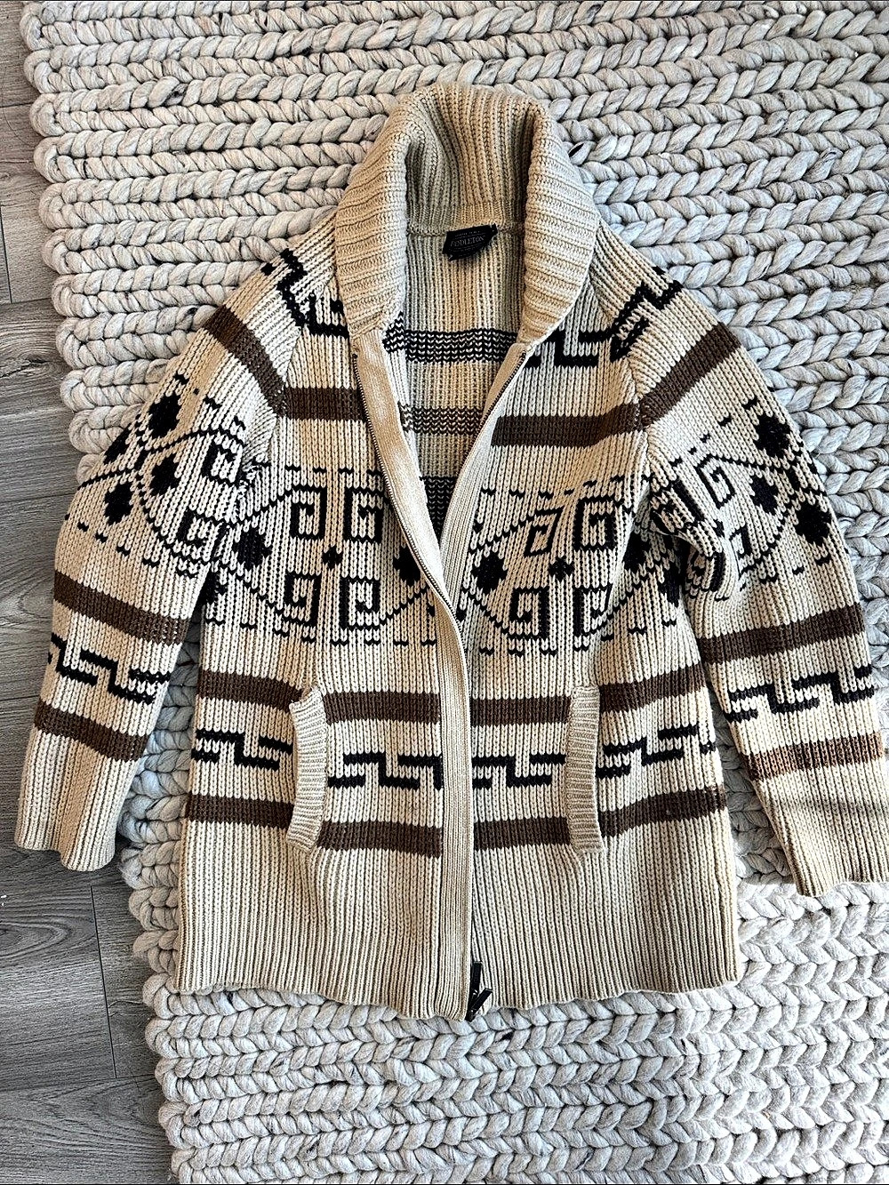 Pendleton Geometric Wool Cardigan in Cream & Brown Size Large Like New